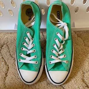 Never worn, teal, low top converse